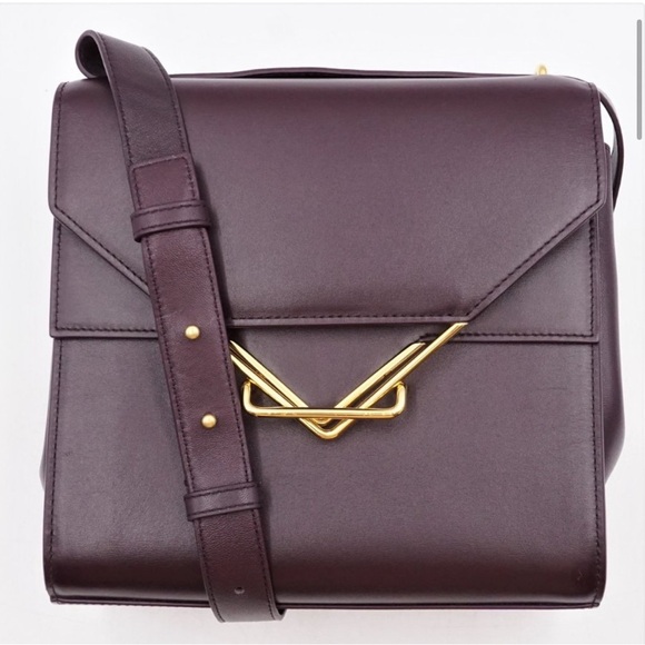 Bottega Veneta Handbags - ABSOLUTELY GORGEOUS BOTTEGA VENETA CLIP BAG IN GRAPE~NWT